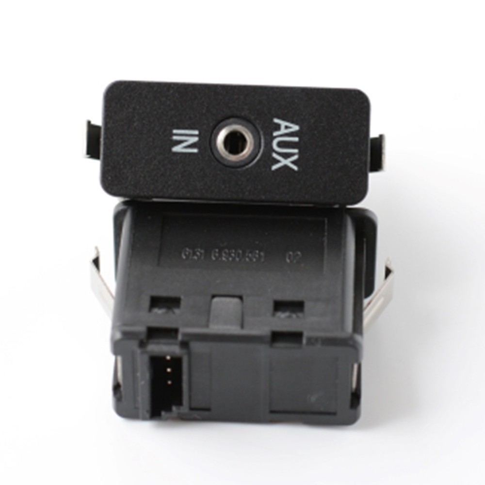 OE Number 6930561 AUX Audio Socket for X Series E60 E61 E81 E87 E90