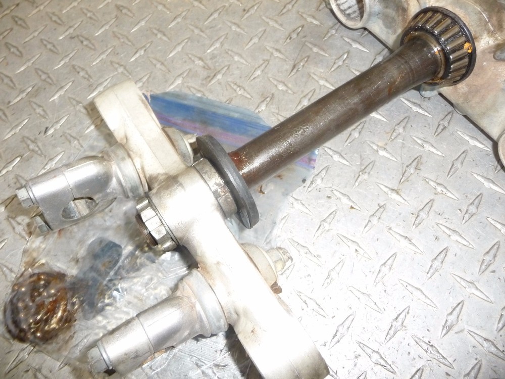 Suzuki RM250 Triple Trees with Hardware #258