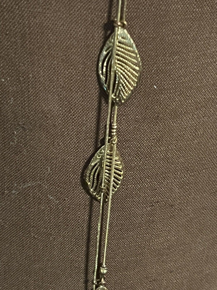 1945 Goldtone Draping Leaves Necklace