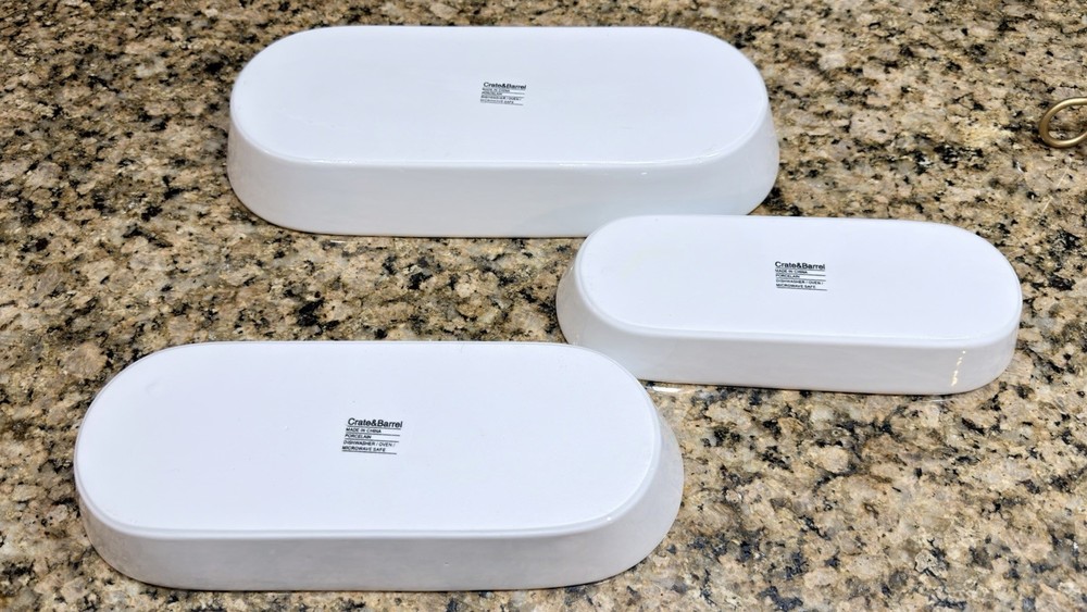 Crate & Barrel 3pc White Oval Bakeware /Serving Bowls Stackable. 13.5” 12” 9.75”