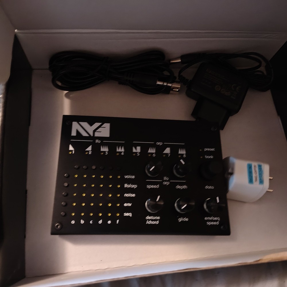 Twisted Electrons AY3! Chiptune 8bit Synth