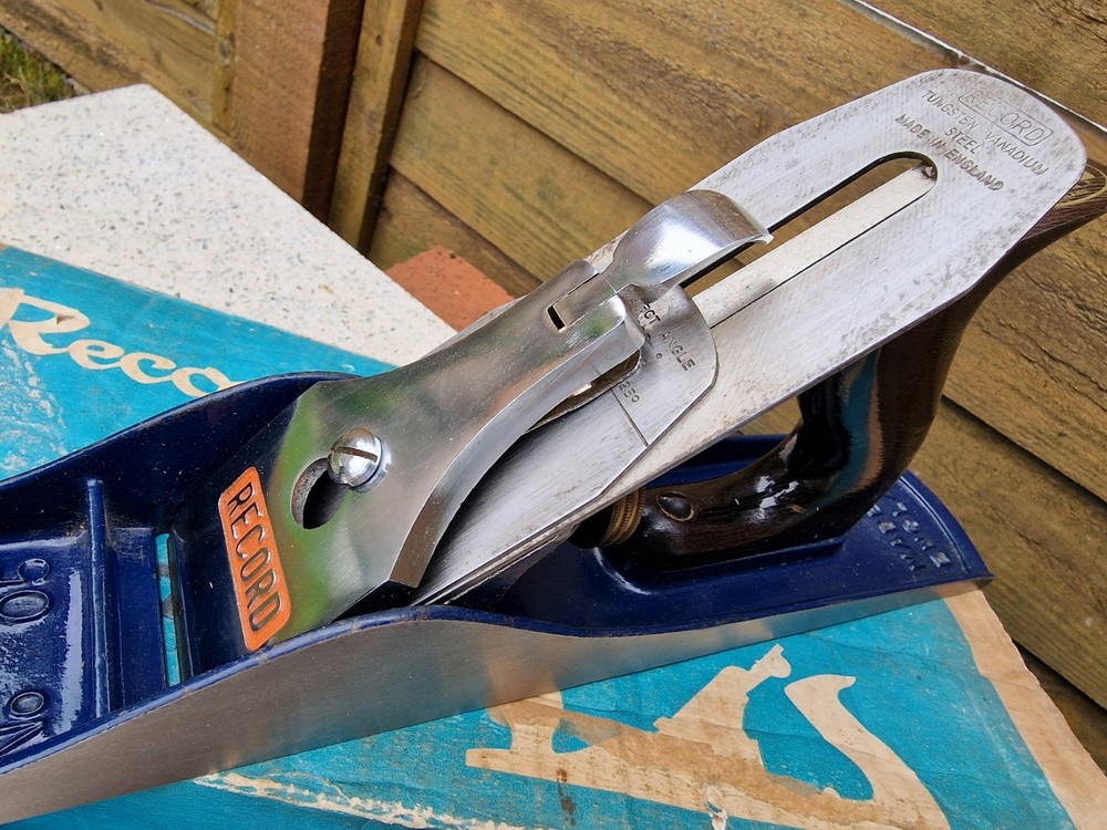 VINTAGE RECORD NO 5 & no 4 PLANE CARPENTER OLD TOOL