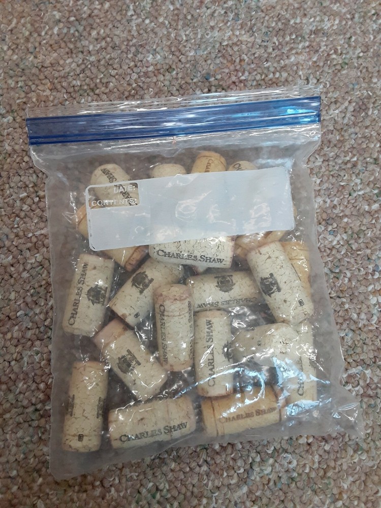 21 Used ROBERT SHAW WINE CORKS- Great For Crafting