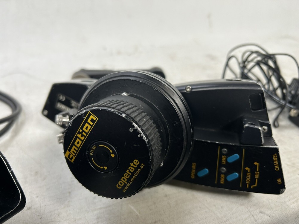 Cmotion wireless follow focus system