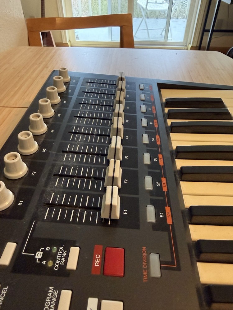 Akai Professional MPK49 49-Key USB Midi Performance Keyboard Controller