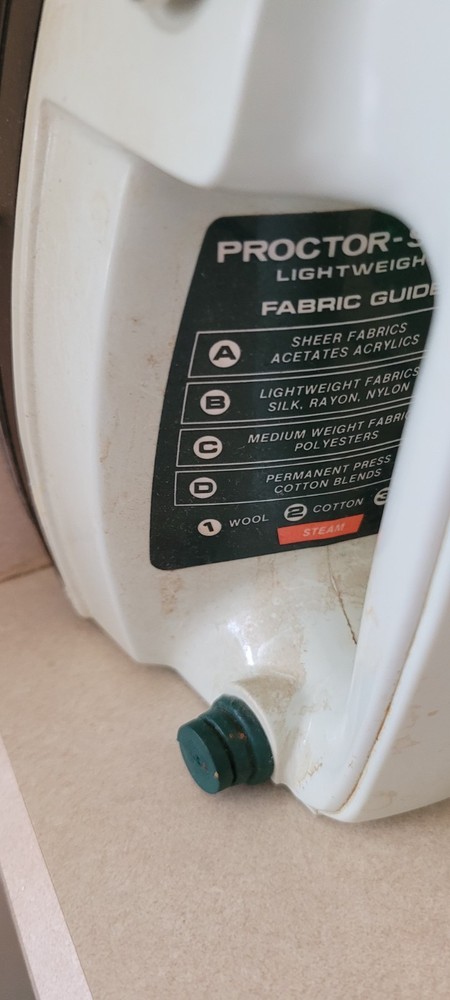 Proctor-Silex Iron Green and White