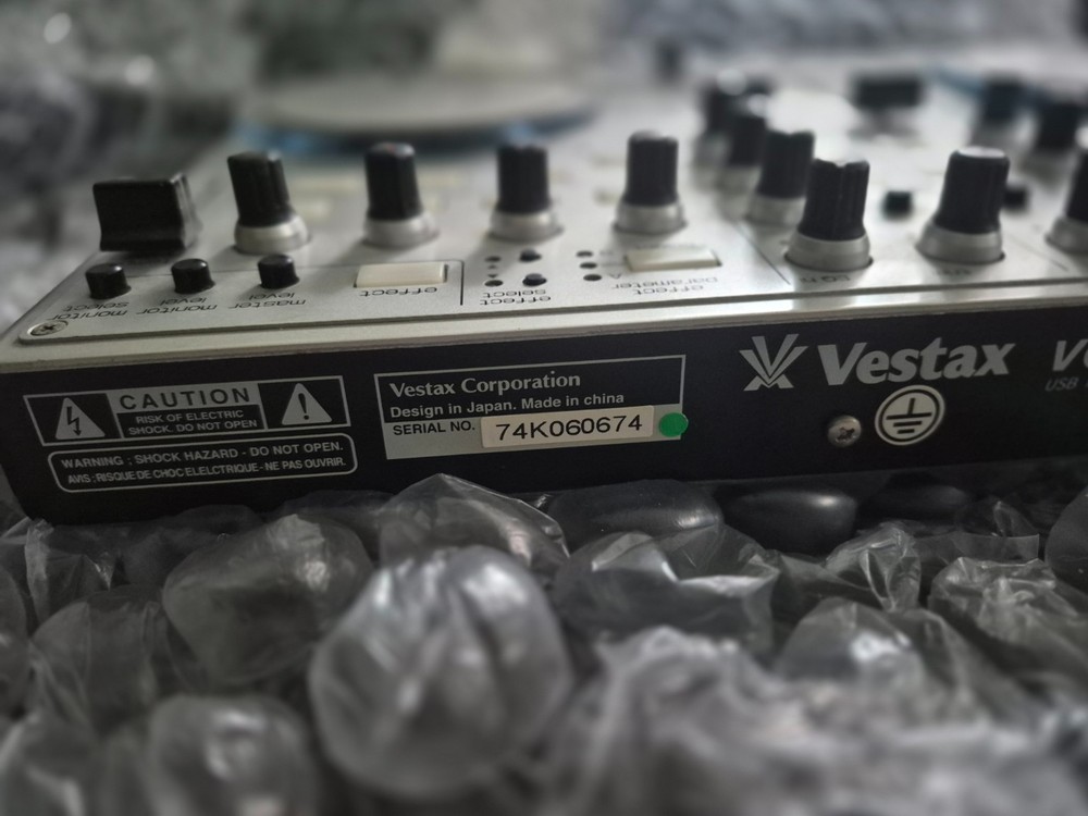 Vestax VCI-100 DJ MIDI Controller Professional Compact Digital Mixer