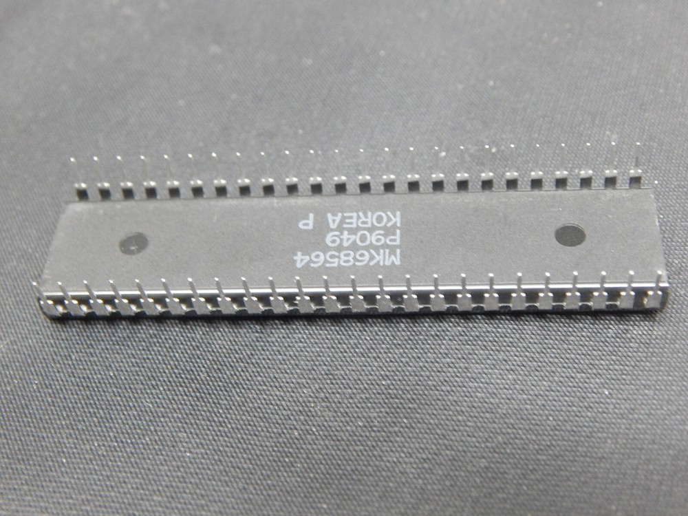 ST MICRO MK68564N-5A Microcontroller Serial Input/Output 48 PIN DIP - FAST SHIP