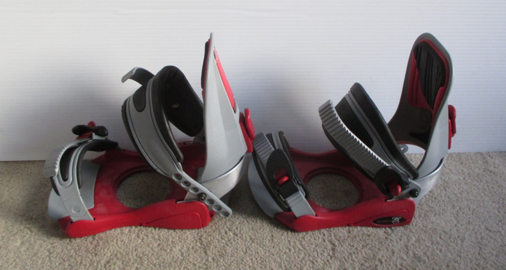 Vintage Division 23 Snowboard Bindings Size Medium