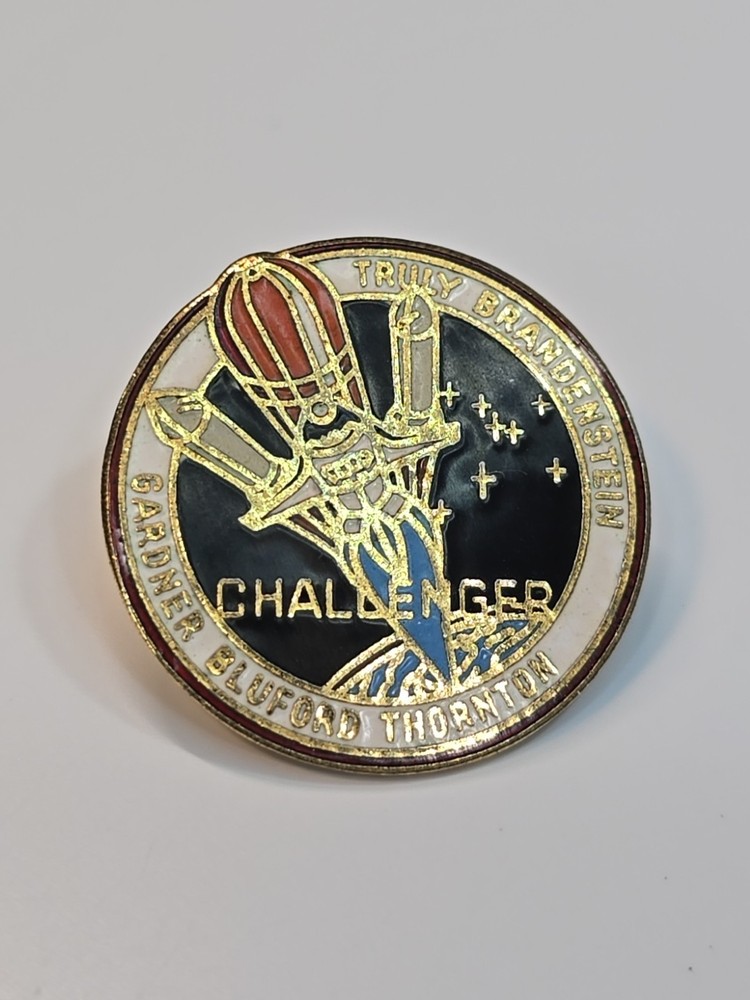 NASA Lapel Pin Challenger STS-8
