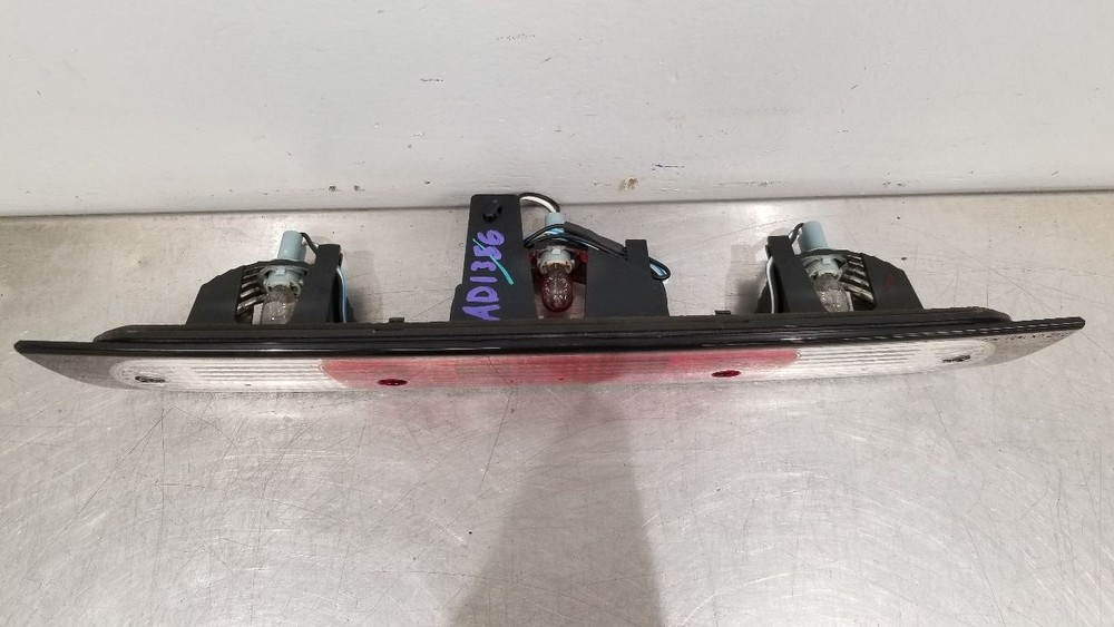 12 CHEVY SILVERADO 1500 HIGH MOUNTED STOP LIGHT