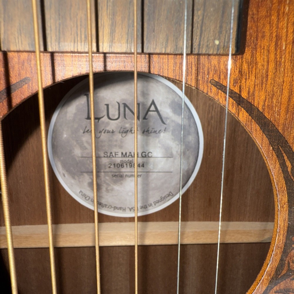 Luna Guitars Mahogany