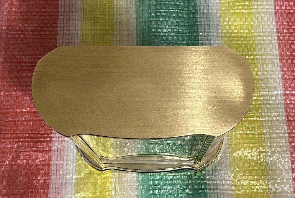 Queen Elizabeth 2 /Table Clock by Rhythm