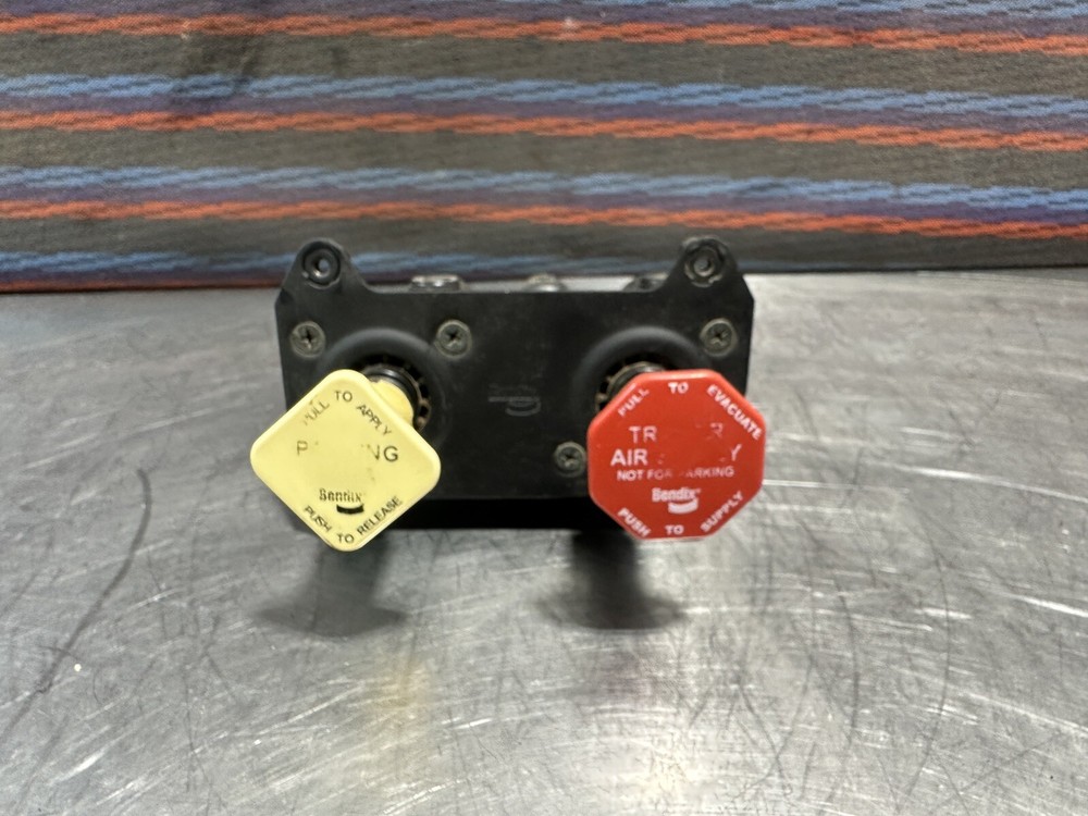 Bendix 4790208 Air Brake Valve