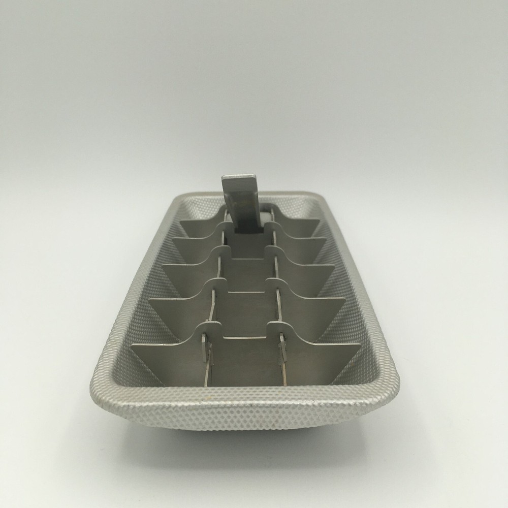 Vintage 18 Cube Aluminum Kitchen Ice Cube Tray with T Handle