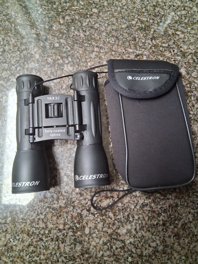 Celestron Focusview 16X32 Binoculars /Case