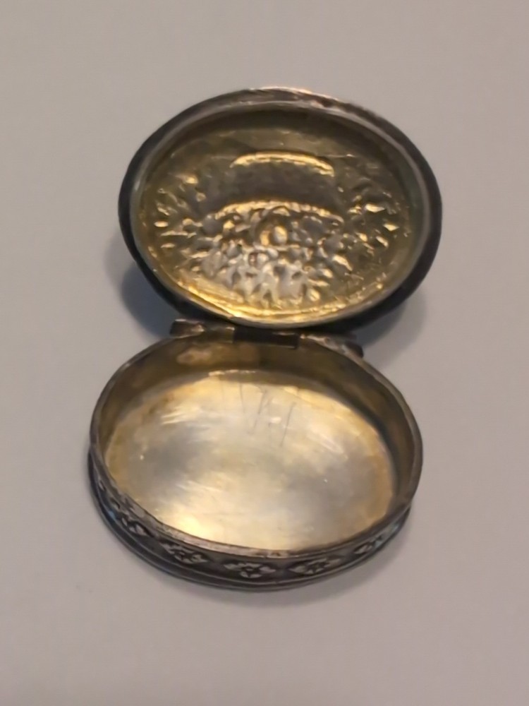 Vintage 800 Silver Flower Basket Pill Snuff Box