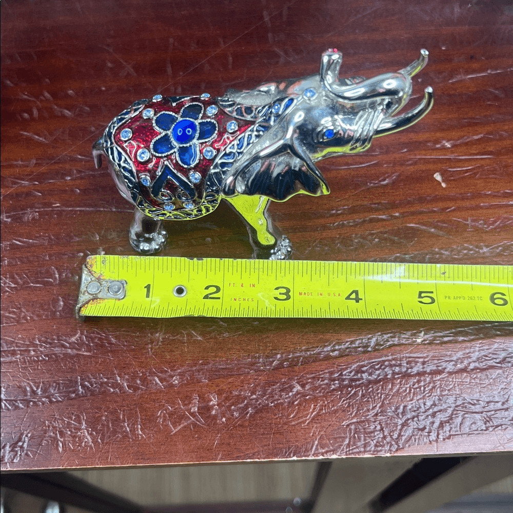 Qifu Elephant Trinket Box