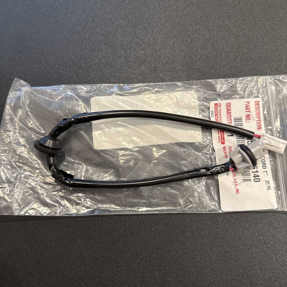 Socket & Wire - Toyota (81585-06140)