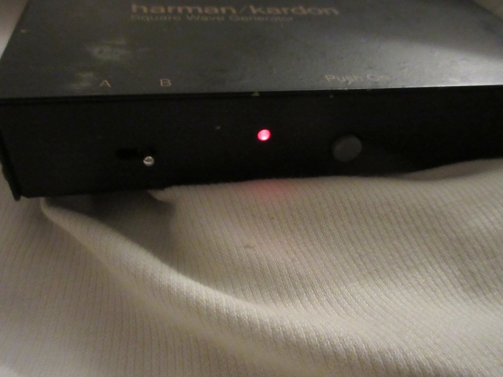 Harman/Kardon Square Wave Generator For Portable Testing Battery-Powered Signal