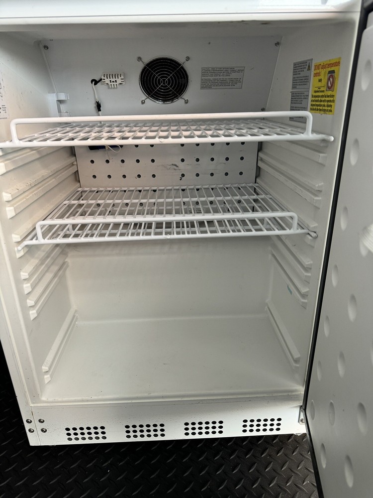 VWR Undercounter Freezer Laboratory Use 4.2cu.ft 1 Solid Swing Door