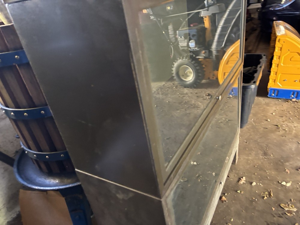 Metal barrister bookcase read description