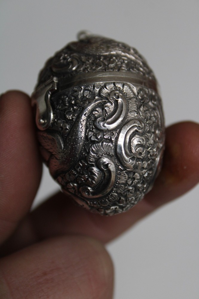 Antique 19th Century Sterling Silver Phoenix Egg Etui Thimble Case & Thimble