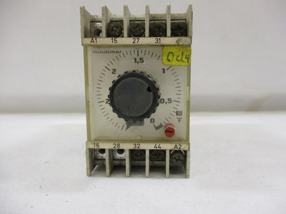 DOLD AA7616.24 / 66 MINI TIMER RELAY