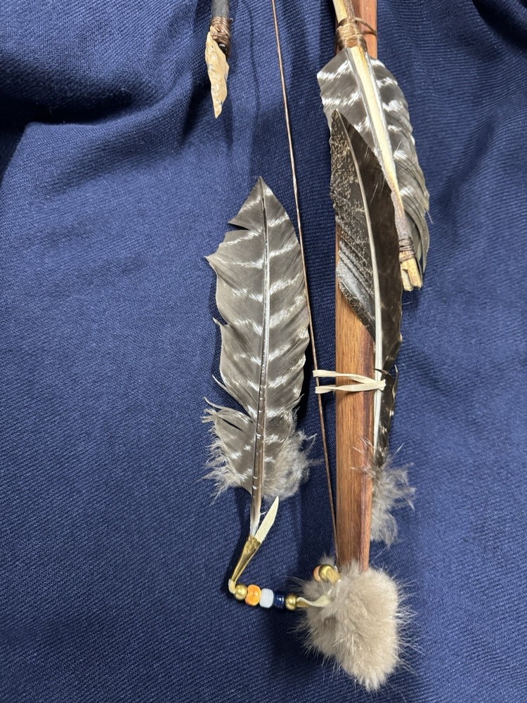NATIVE AMERICAN BOW & Arrow