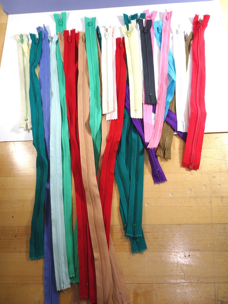 32 Assorted Nylon ZIPPERS All Sizes Crafts Sewing