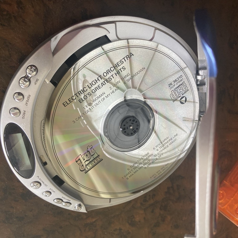 Durabrand WORKING Programmable CD Player Blue-Silver with 10 CD Carrying Case