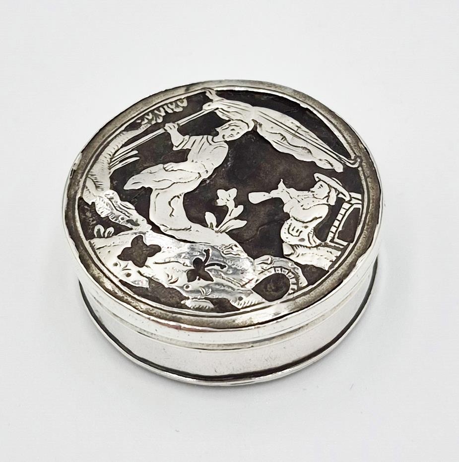 FINE GEORGIAN SOLID SILVER PIQUE WORK PATCH BOX c1760
