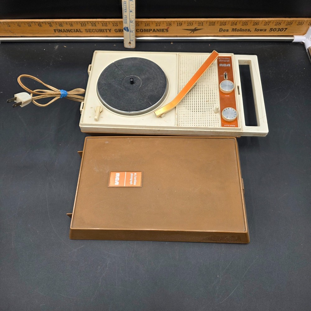 Vintage RCA VMP 16N Portable Record Player Powers On (Needs Needle)