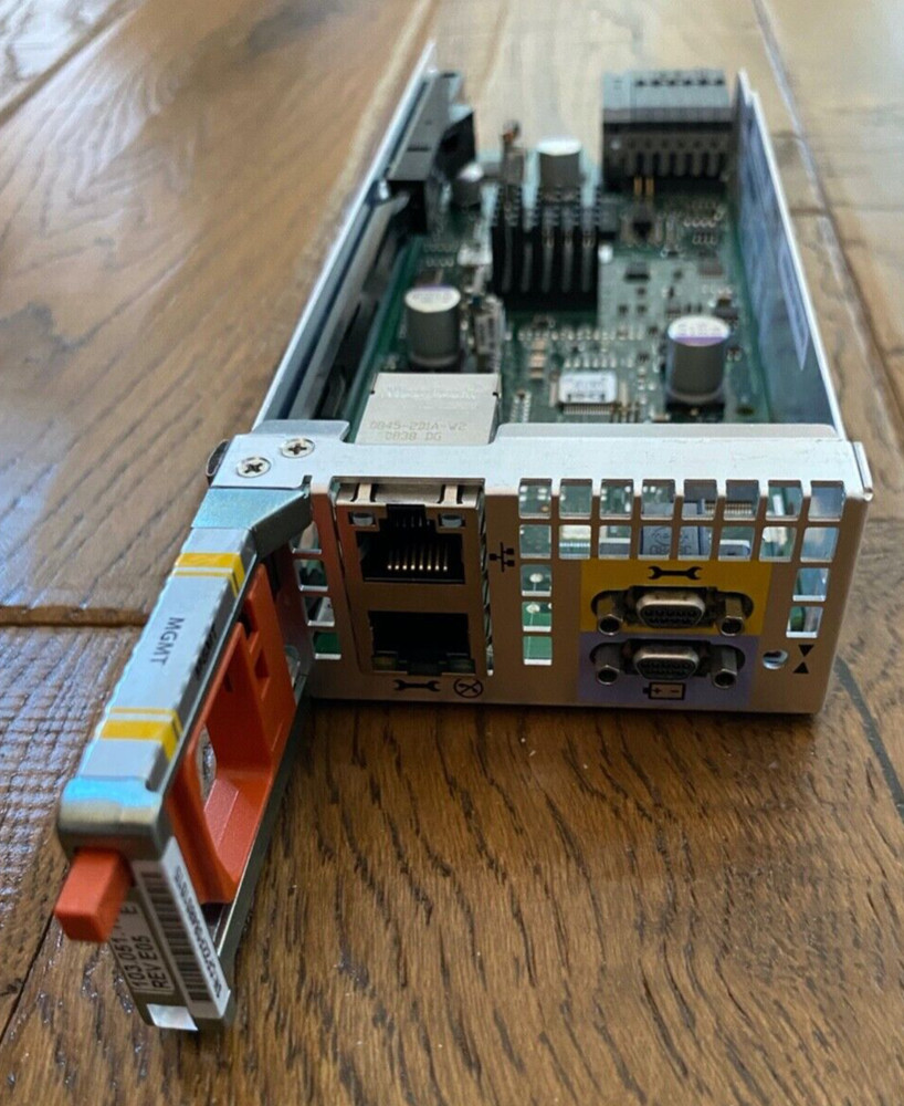 EMC 103-051-100E, SAN Management Module w/latch handle