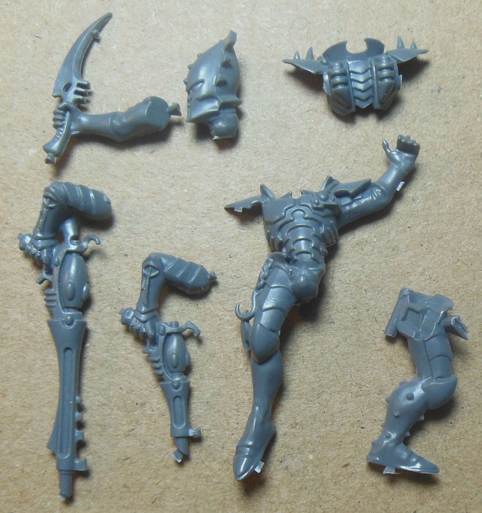 Warhammer 40K Drukhari Dark Eldar - Raider Hanging Crew (e) Bits Bitz Kitbash