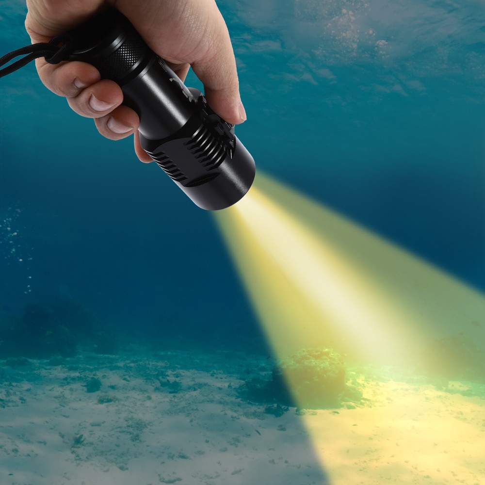100m Underwater LED Scuba Dive Light Waterproof Rechargeable Diving Flashlight