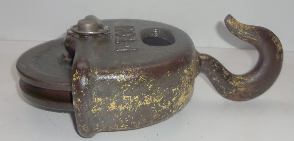 1-Ton Single-Sheave Hook-Mounted Block Pulley