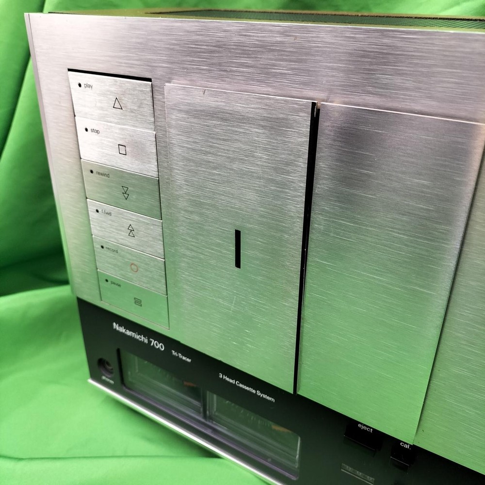 NAKAMICHI 700 cassette deck