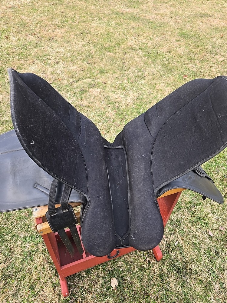 Dressage Saddle Synthetic