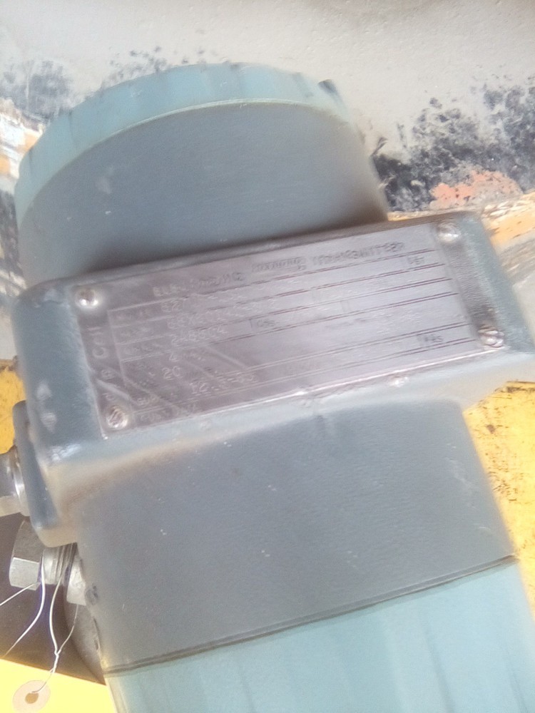 Foxboro 827DF-IS1NHKA1-A Electronic Transmitter