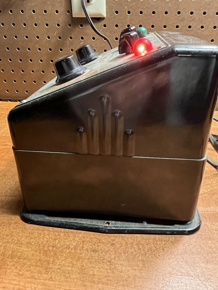 Lionel Type V 150W Trainmaster Transformer – Tested All 4 Outputs Working