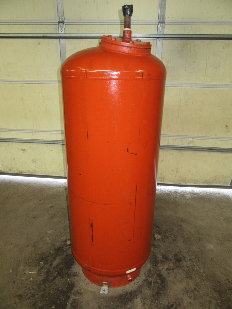 2005 BELL & GOSSETT - ITT INDUSTRIES B400 VERTICAL PRESSURIZED EXPANSION TANK