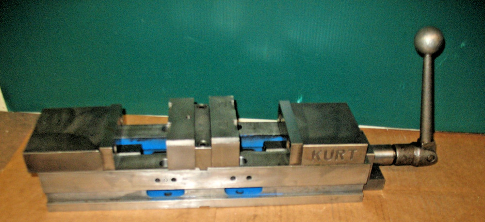 KURT DL400 DOUBLE LOCK MACHINE VISE W/HANDLE ***CLEANED PAINTED GREASED***