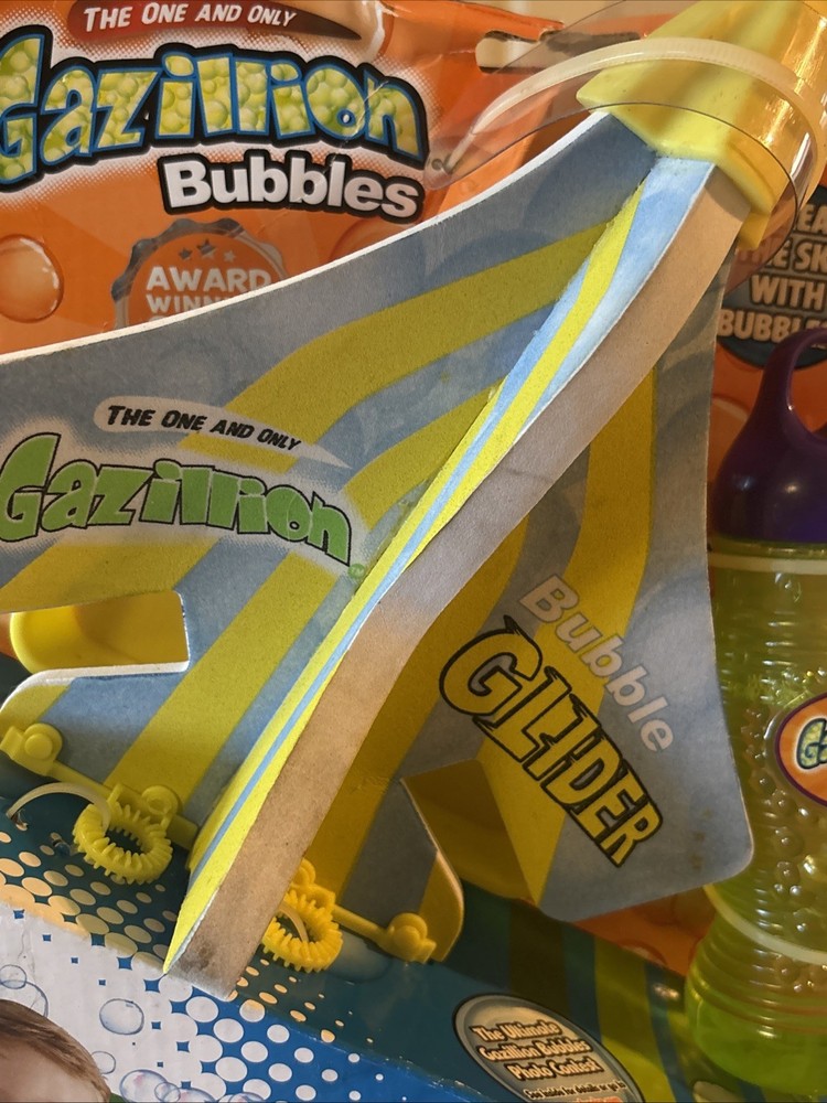 FunRise Gazillion Bubbles Dip & Throw Bubble Glider Plane New With Solution