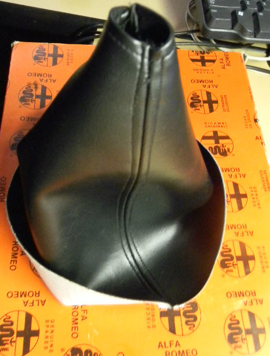 Alfa Romeo Spider Shift Boot 86-94