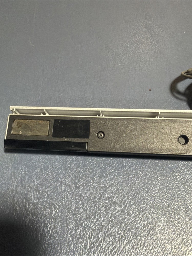 Nintendo Original Wii Sensor Bar - Silver Untested