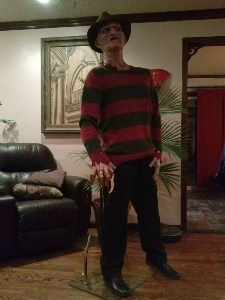 FREDDY KRUEGER bust life sized prop statue