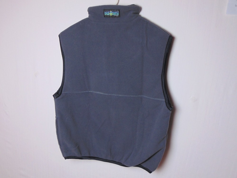 DUE NORTH APPAREL VEST SIZE LARGE