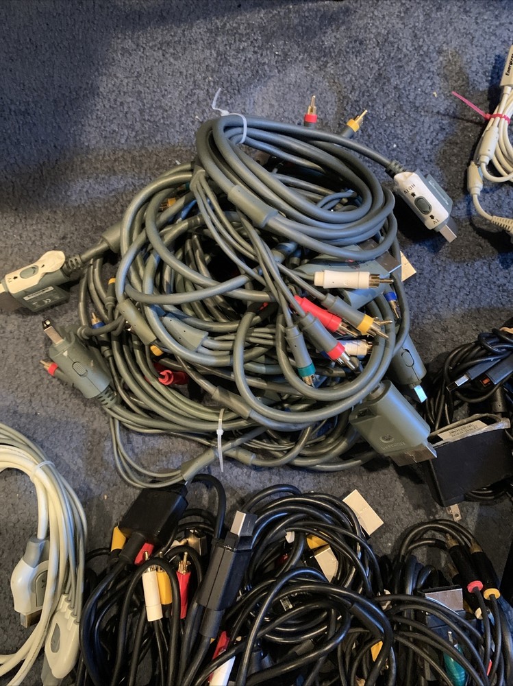 6 Xbox 360 Kinect Sensor Bars, 25 AV Cables Untested
