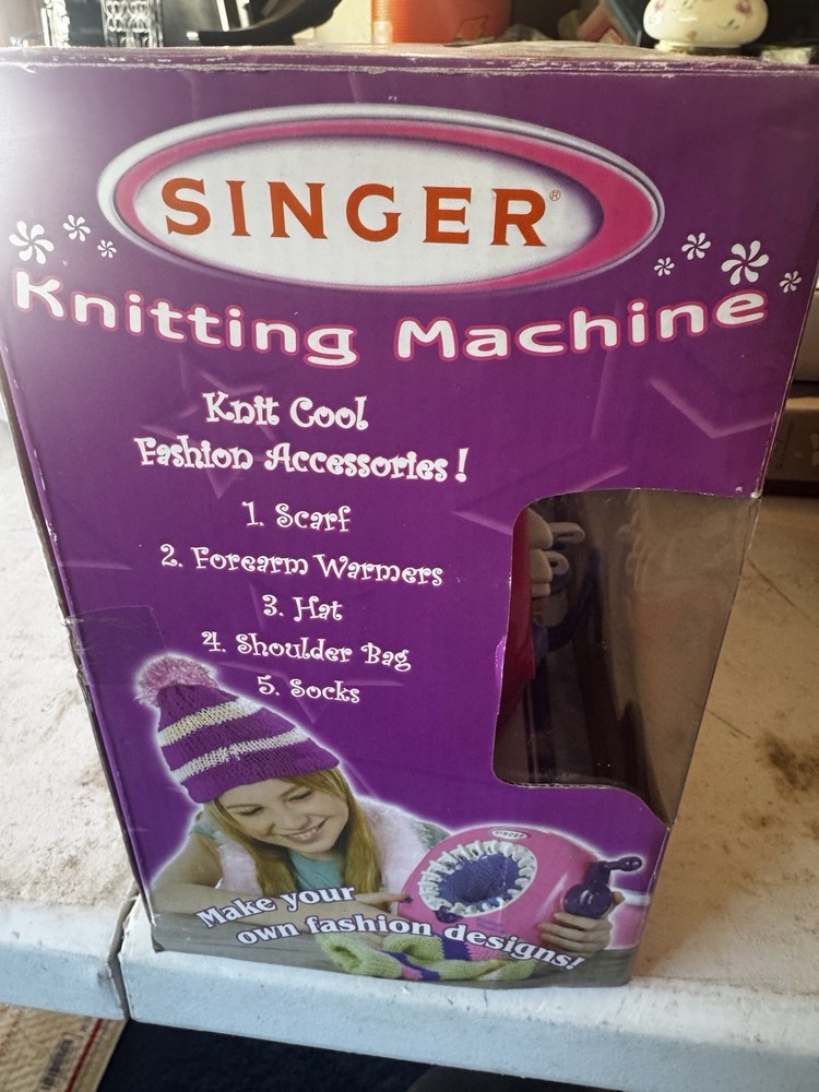 Singer Knitting Machine Age 6+ NIB